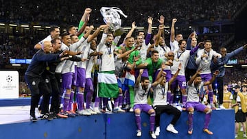 El Real Madrid, alzando la duod&eacute;cima Champions en Cardiff.