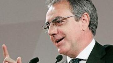 <b>SE MOJÓ.</b> Miguel Sanz, presidente navarro, defendió a Ziganda e Izco.