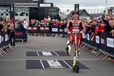 ?lvaro Bautista: Cuando ganaba yo, era por la moto...