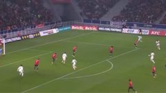 El primer balón que toca Endrick y vean desde dónde le pega y dónde acaba: es una animalada