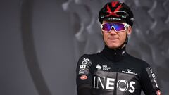 Chris Froome sale de la UCI tras su caída en el Dauphiné