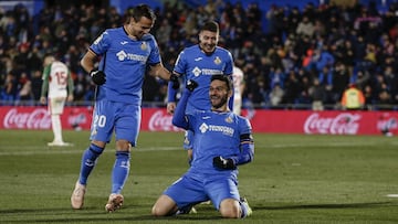 Molina y Mata abaten al Alavés y llevan a Getafe al éxtasis