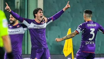 Vlahovic celebra un gol con la Fiorentina.