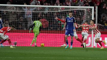 10/02/24 PARTIDO SEGUNDA DIVISION 
 SPORTING DE GIJON - OVIEDO 
mendez marca el 1-0 GOL 