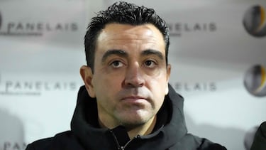 Barcelona's Spanish coach Xavi looks on prior to the Spanish Copa del Rey (King's Cup) football match between Unionistas de Salamanca CF and FC Barcelona at Reina Sofia municipal stadium in Salamanca on January 18, 2024. (Photo by CESAR MANSO / AFP)