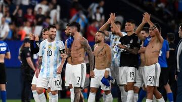 Argentina's players celebrate at the end of the international friendly football match between Argentina and Estonia at El Sadar stadium in Pamplona on June 5, 2022. (Photo by ANDER GILLENEA / AFP) (Photo by ANDER GILLENEA/AFP via Getty Images)