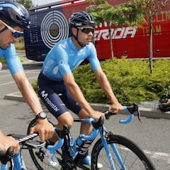 Landa: "Hubo un enganchón, saqué el pie y no llegué a caer"