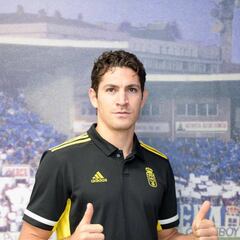 El Oviedo ata a Blanco Leschuk y lanza una ampliación de capital