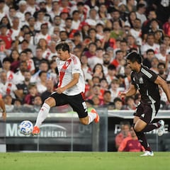 “El chileno es duro, corpulento, rápido y peleador; necesita un gol”