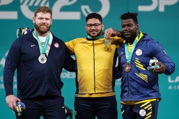 El estadounidense Keiser Witte, que consiguió la plata, Rafael de Jesus Cerro, de Colombia, que ganó el certamen y se llevó el oro y Dixon Bladimir Arroyo, de Ecuador, que acabó tercero y le recompensaron con la medalla de bronce.