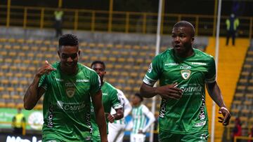 BOGOTA - COLOMBIA, 14-05-2022: Francisco Chaverra de La Equidad celebra despues anotar gol a Atletico Nacional durante partido de la fecha 20 entre La Equidad y Atletico Nacional por la Liga BetPlay DIMAYOR I 2022 en el estadio Metropolitano de Techo de la ciudad de Bogota. / Francisco Chaverra of La Equidad celebrates after scoring a goal to Atletico Nacional during a match of the 20th date between La Equidad and Atletico Nacional for the BetPlay DIMAYOR I 2022 League at the Metropolitano de Techo Stadium in Bogota city. / Photo: VizzorImage / Andres Rot / Cont.