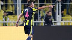 Mauricio Isla se impuso ante Junior Fernandes en Turquía