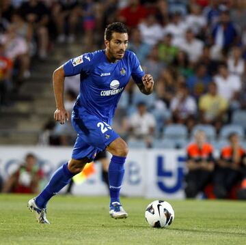 Visti la camiseta del Getafe la temporada 2012-13.