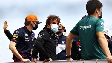 Aston Martin relata cómo se gestó el fichaje de Alonso