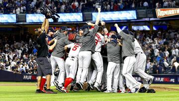 NEW YORK, NEW YORK - OCTOBER 09: The Boston Red Sox celebrate after defeating the New York Yankees in Game Four to win the American League Division Series at Yankee Stadium on October 09, 2018 in the Bronx borough of New York City. Mike Stobe/Getty Images/AFP
== FOR NEWSPAPERS, INTERNET, TELCOS & TELEVISION USE ONLY ==