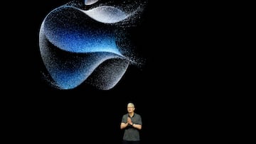 FILE PHOTO: Apple CEO Tim Cook attends the 'Wonderlust' event at the company's headquarters in Cupertino, California, U.S. September 12, 2023. REUTERS/Loren Elliott/File Photo