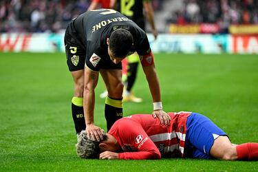 El Almer¨ªa naufraga en ¡®la liga de los pobres¡¯ y le esperan Bar?a, Girona, Osasuna y Real Madrid