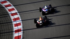 Albon (Red Bull) y Gasly (Toro Rosso), persigui&eacute;ndose en el GP de Rusia.