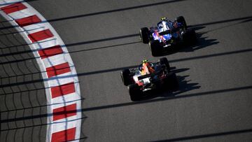Albon (Red Bull) y Gasly (Toro Rosso), persiguiéndose en el GP de Rusia.