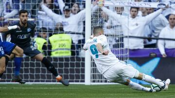 Ocasión de Benzema. 