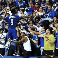 Una rigurosa expulsión hunde a Barcelona frente a Emelec