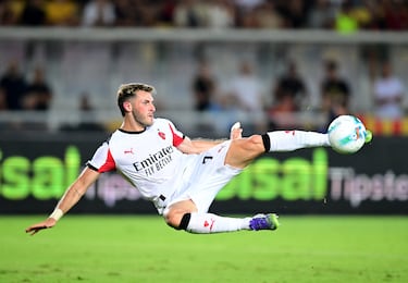 Milan se arrepintió con Santiago Giménez