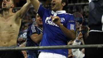 Raúl dirige la celebración local en Gelsenkirchen