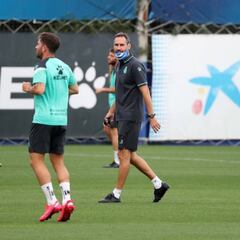 Sin más positivos, Moreno ya hizo la primera sesión grupal