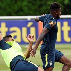 Fred se lesiona del tobillo en una acción con Casemiro