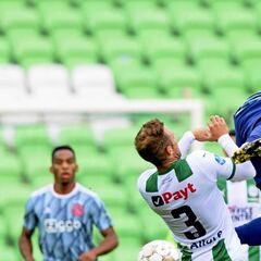 El Ajax prohíbe a sus jugadores africanos ir con la selección