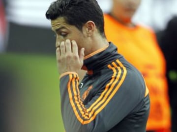 Cristiano Ronaldo se retiró del entrenamiento con alguna molestia. 