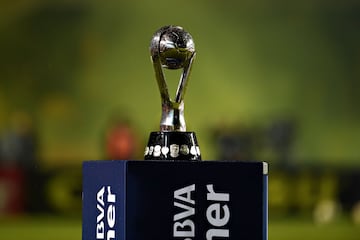 Un partido muy disputado fue el que se vivió en el Estadio Universitario. Te presentamos las majores imágenes que dejó el primer capítulo de la final.