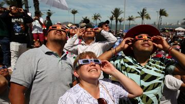 El fenómeno tuvo una visibilidad del 100% (eclipse total) en esos tres estados del norte del país. Las postales son espectaculares e históricas.