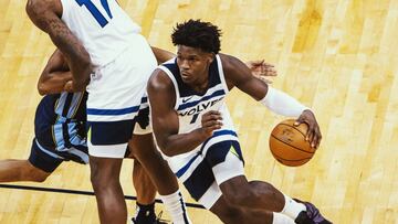 Madera de estrella elegido en el uno por Minnesota Timberwolves. Un escolta con un tremendo físico, ya preparado para rendir al máximo nivel en la NBA: fuerza, velocidad, coordinación… enorme instinto anotador, buen tiro levantándose tras dribbing (no tanto en estático tras recibir) y letal en transición rápida y cuando decide penetrar. Tiene armas para ser un buen defensor. Las dudas están en sus lagunas de concentración y unos altibajos que no siempre le permiten rendir al máximo. No es un mal pasador, pero no tiene una gran visión y tiende a contentarse con tiros en suspensión desde media distancian en lugar de explotar su capacidad para penetrar y producir cerca del aro. Si desarrolla su potencial, será una estrella.