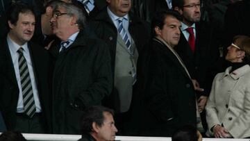 Cuando Laporta no era bienvenido en Montjuïc