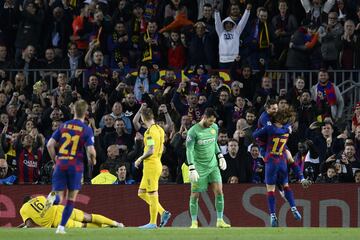 2-0. Leo Messi celebró el segundo gol con Antoine Griezmann.