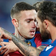 Roger firma el gol 600 del Levante en Primera