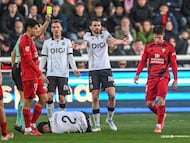 Medrano en el momento en el que vio la primera amarilla ante el Burgos.