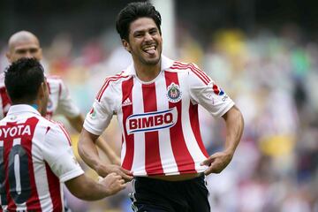 Aunque vistió las dos camisetas, con Chivas es bien recordado por el Clásico Nacional del Apertura 2012. Cuando el encuentro se encontraba 1-1 en el Azteca, Márquez Lugo apareció con dos disparos desde fuera del área para darle el triunfo al Guadalajara.