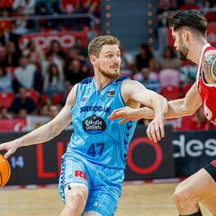 El Río Breogán se estrena asaltando Zaragoza