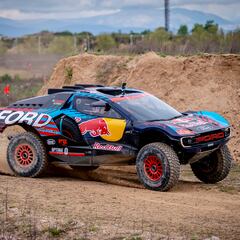 Carlos Sainz estrena el MadRing... con el Ford del Dakar
