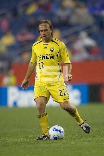 El ex UC y Colo Colo jugó por el Columbus Crew de la MLS en el 2006. Al año siguiente partió a Israel.
