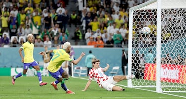 Croacia baila, Brasil llora