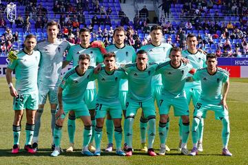 Alineación del Granada en Huesca.