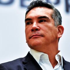 Fiscalía catea residencia de Alejandro Moreno, líder nacional del PRI