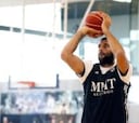 Primer entrenamiento de Bourousis con el Real Madrid