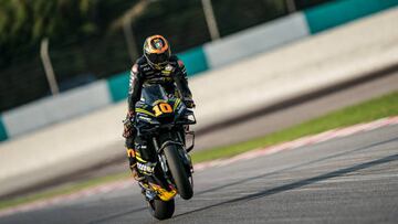 Luca Marini con su Ducati en Sepang.