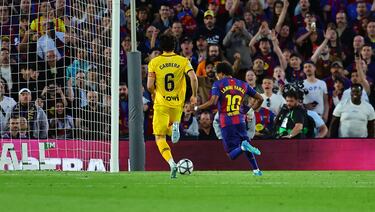 Balón dividido que se lleva Lamine Yamal en el rebote ante la salida de Dmitrovic, marcando el 3-1 a placer a portería vacía. 


