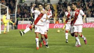 Bueno celebra junto a Baptistao, Fatau, Tito, Kakuta y Jozabed su gol ante el Villarreal, el 1-0.