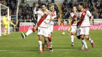 Bueno celebra junto a Baptistao, Fatau, Tito, Kakuta y Jozabed su gol ante el Villarreal, el 1-0.